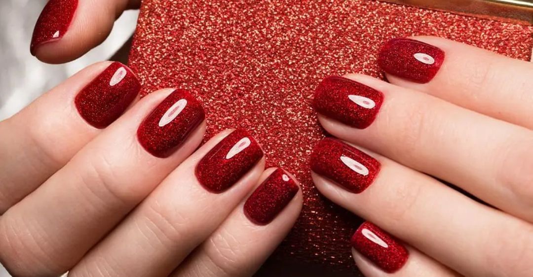 Top 10 Christmas Nail Colors for a Festive Holiday Manicure
