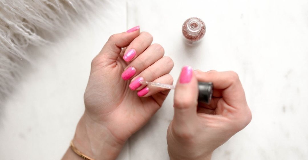 How to Apply Gel Nails at Home